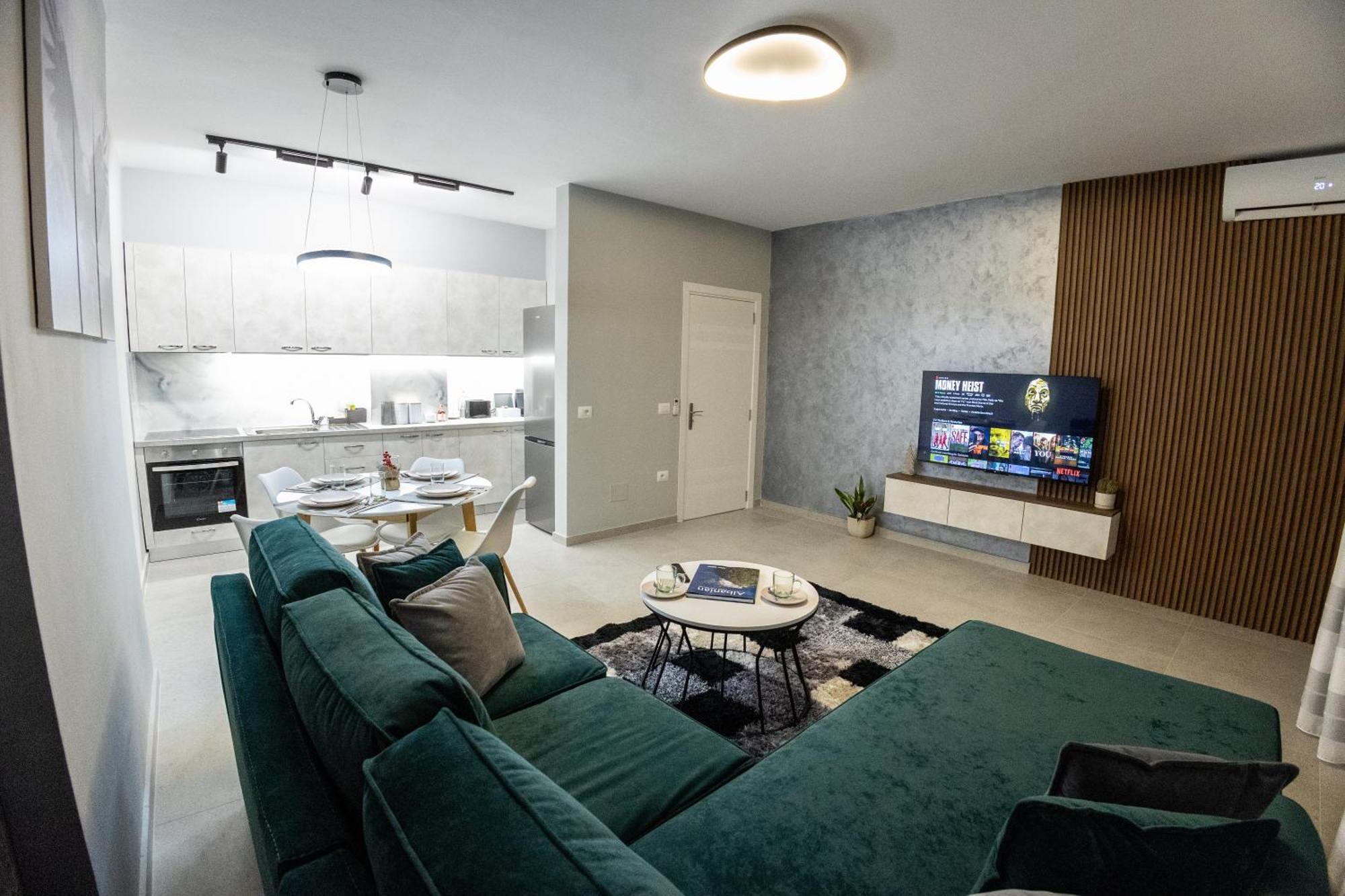 Apartamento Tirana Days Free Parking Exterior foto