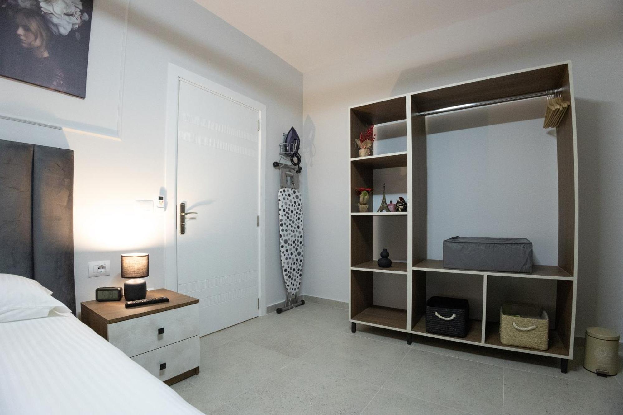 Apartamento Tirana Days Free Parking Exterior foto