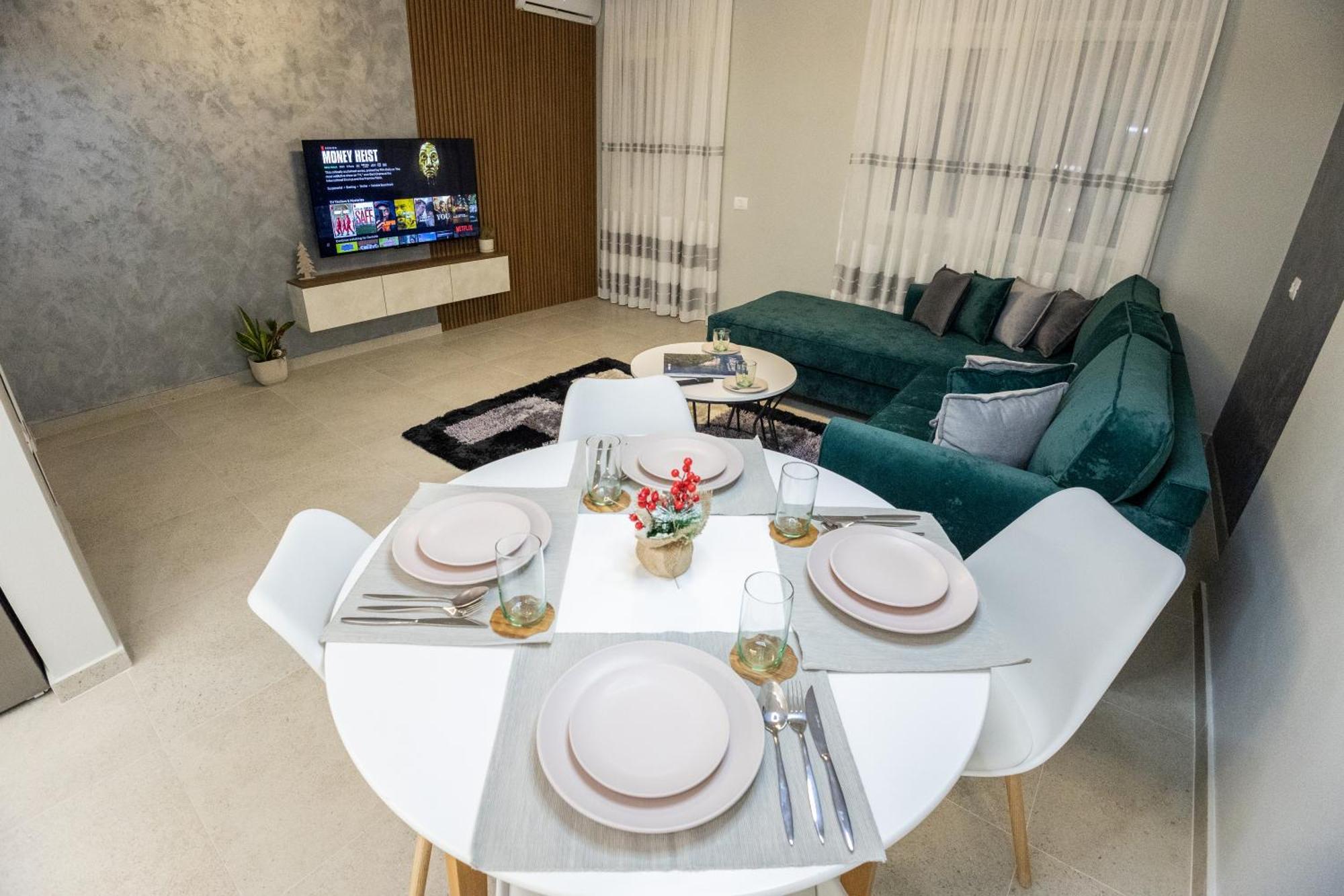 Apartamento Tirana Days Free Parking Exterior foto